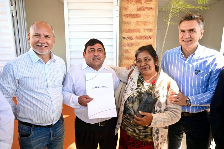 EL ESPINILLO: EL GOBERNADOR ZDERO HABILITÓ EL NUEVO EDIFICIO DE LA EEP N° 1070 Y EL SISTEMA DE CONECTIVIDAD STARLINK PARA 11 ESTABLECIMIENTOS DE LA ZONA