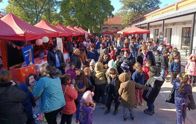LA FERIA PROVINCIAL DEL LIBRO CON MÚLTIPLES ACTIVIDADES ACERCA A LOS CHICOS A LA LECTURA