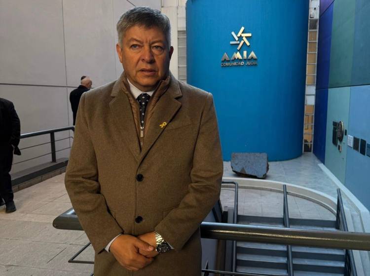 BUENOS AIRES: EL MINISTRO MATKOVICH PARTICIPÓ DEL ACTO HOMENAJE A LAS VÍCTIMAS DEL ATENTADO A LA AMIA