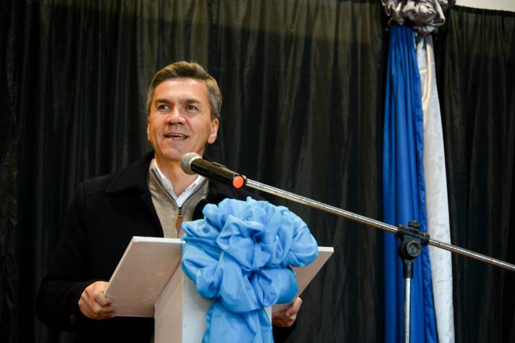 EL GOBERNADOR ZDERO ACOMPAÑÓ EL 149° ANIVERSARIO DE LA ISLA DEL CERRITO Y DESTACÓ SU POTENCIAL TURÍSTICO