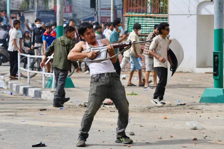 QUÉ HAY DETRÁS DEL ESTALLIDO JUVENIL EN NEPAL: MUERTOS, RENUNCIAS Y LA CAÍDA DEL GOBIERNO