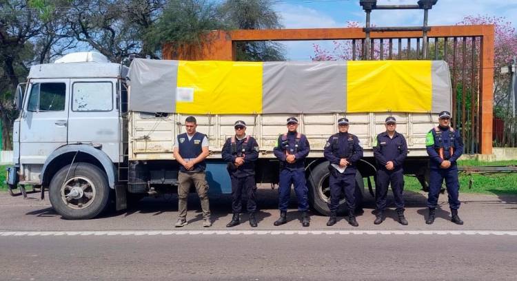 CAMINERA RECUPERÓ UN CAMIÓN, DOS MOTOCICLETAS Y DETUVO A PERSONAS BUSCADAS POR LA JUSTICIA
