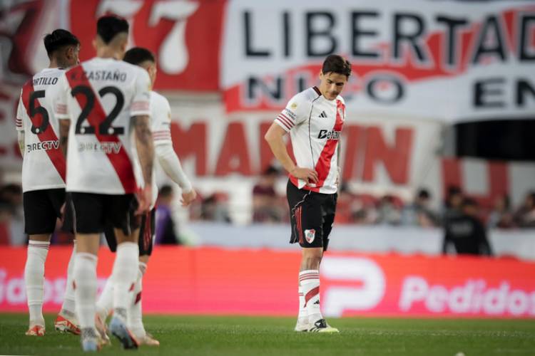 RIVER SIGUE EN CAÍDA LIBRE: ENCADENÓ LA CUARTA DERROTA CONSECUTIVA