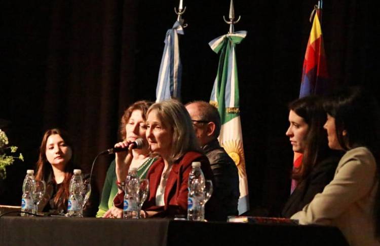 PRIMER ENCUENTRO PROVINCIAL DE ESCUELAS ALFA EN RED PARA FORTALECER LA ALFABETIZACIÓN EN 345 ESCUELAS PRIMARIAS