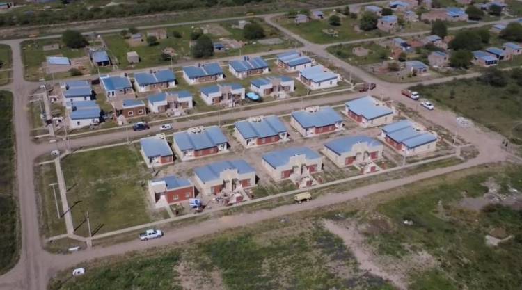 AVANZA LA CONSTRUCCIÓN DE VIVIENDAS EN PRESIDENCIA DE LA PLAZA, PRÓXIMAS A SER SORTEADAS
