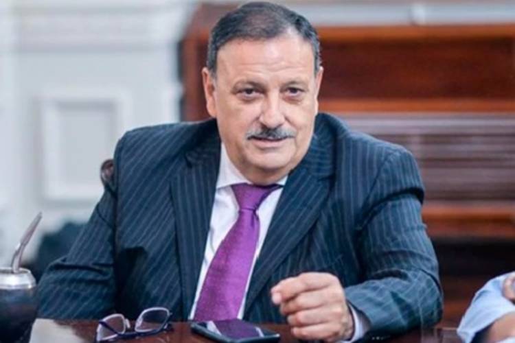 RICARDO QUINTELA LE PIDIÓ LA RENUNCIA A TODO SU GABINETE