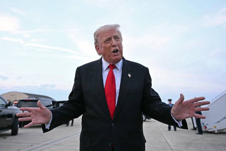 TRUMP CELEBRA LA DIMISIÓN DEL DIRECTOR GENERAL DE LA BBC 