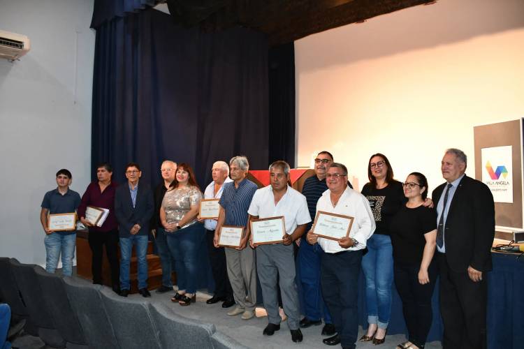 ACTO EN HOMENAJE A EMPLEADOS MUNICIPALES EN LA CASA DEL BICENTENARIO