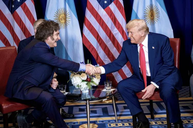 TRUMP Y MILEI SELLAN "ACUERDO MARCO DE COMERCIO E INVERSIÓN RECÍPROCA"
