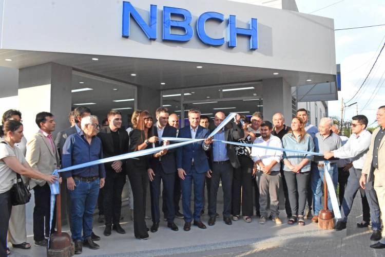 EL GOBERNADOR ZDERO ACOMPAÑÓ LA INAUGURACIÓN DE LA NUEVA SUCURSAL DEL NBCH EN FONTANA