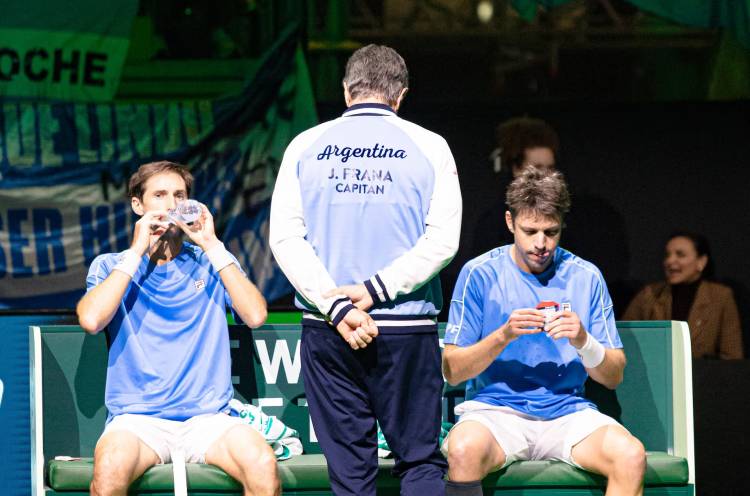 TROMPADA A LA ILUSIÓN: ARGENTINA, AFUERA DE LA COPA DAVIS POR MILÍMETROS