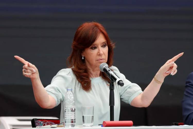 CRISTINA KIRCHNER CUESTIONÓ LAS IRREGULARIDADES EN LA CAUSA DE LOS CUADERNOS TRUCHOS
