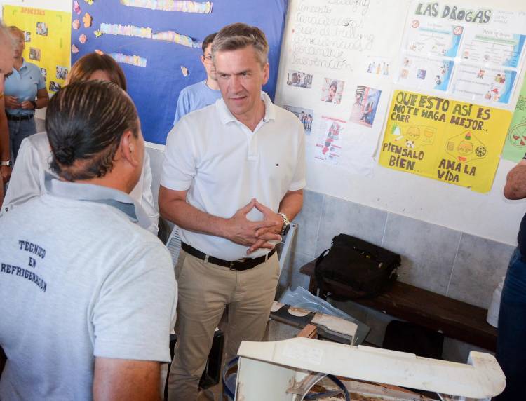 EL GOBIERNO PROVINCIAL CONTINÚA CON LAS REFACCIONES DE LA BIBLIOTECA 263, EN GENERAL SAN MARTÍN