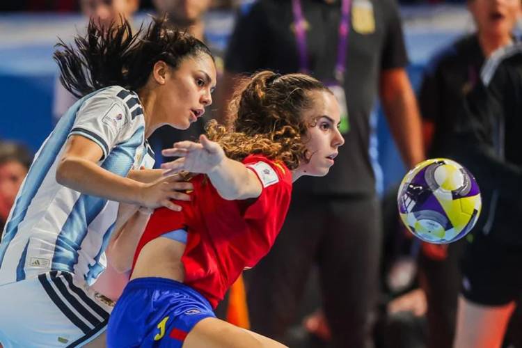 ARGENTINA CERRÓ UNA CAMPAÑA HISTÓRICA Y FINALIZÓ CUARTA EN EL PRIMER MUNDIAL FEMENINO DE FUTSAL