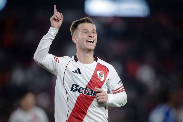 MIENTRAS ESPERA QUE RIVER ADQUIERA SU PASE, GALOPPO VACACIONA EN DISNEY