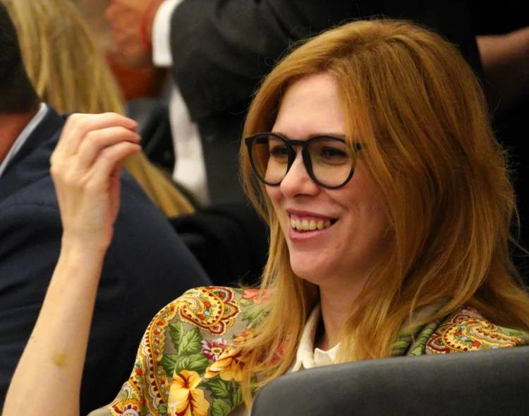 LEMOINE LE CONTESTÓ A MYRIAM BREGMAN: “LA VENDEPATRIA ES ELLA"