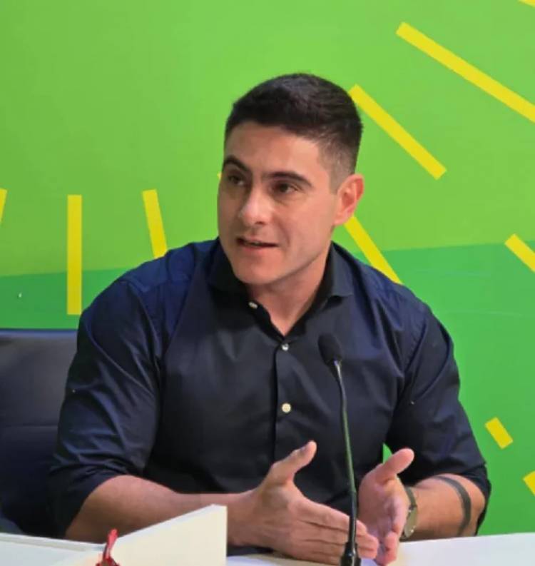 "CAPITANICH PIENSA MÁS EN BUENOS AIRES QUE EN COLABORAR CON LA GESTIÓN"