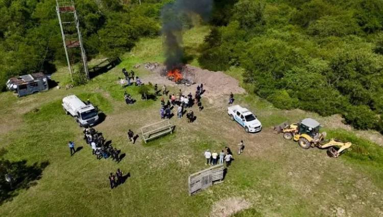 SIETE NARCOSPOLICÍAS FUERON DETENIDOS POR ROBAR DROGA QUE DEBÍA INCINERARSE