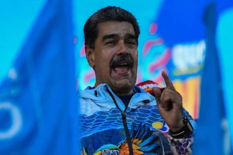 MADURO CALIFICÓ DE “PIRATERÍA DE CORSARIOS” EL BLOQUEO PETROLERO DE EE. UU.