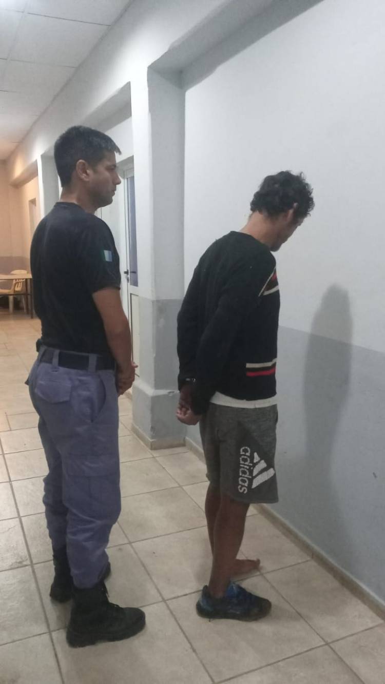 VILLA ÁNGELA: POR INTENTAR ROBAR EN UN MAXIKIOSCO FUE PRESO