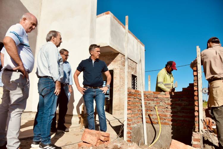ZDERO SUPERVISÓ EL AVANCE DE OBRAS DE VIVIENDAS EN LA CHACRA 214 Y RATIFICÓ EL COMPROMISO CON EL ACCESO A LA CASA PROPIA