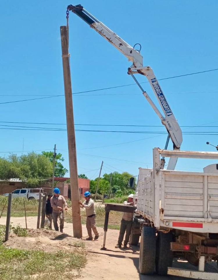 MISIÓN NUEVA POMPEYA: AVANZA LA EXTENSIÓN DE LA RED ELÉCTRICA EN EL BARRIO CACIQUE FRANCISCO SUPAZ