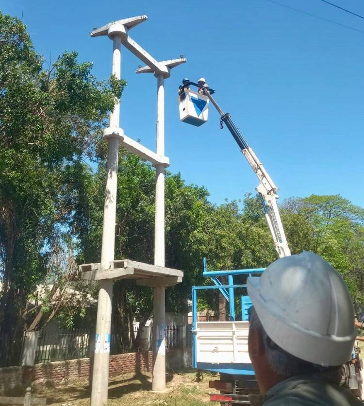 CON OBRAS, SECHEEP MEJORA EL SUMINISTRO ELÉCTRICO EN VARIOS BARRIOS Y ZONAS DE SÁENZ PEÑA