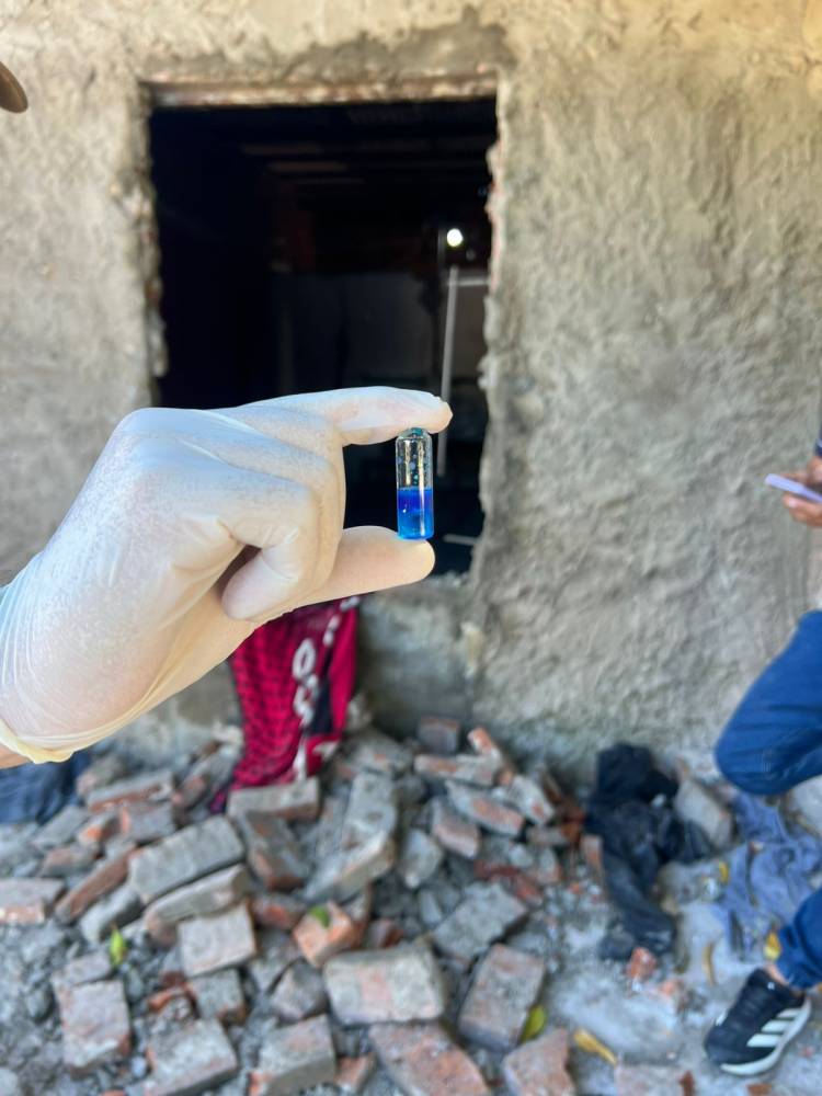 IDETIENEN A UN HOMBRE QUE COMERCIALIZABA COCAÍNA OCULTA EN UN FRASCO DE TALCO