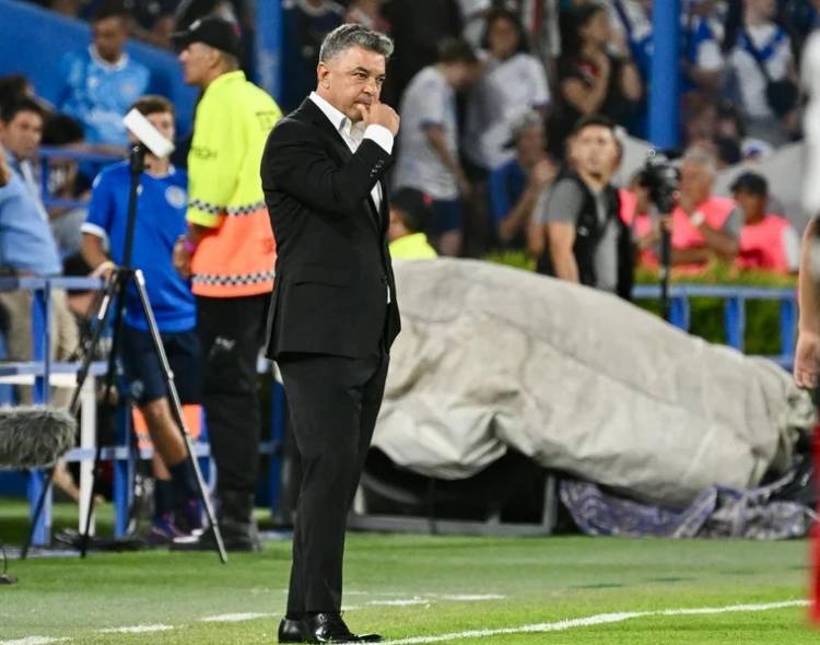 ASEGURAN QUE MARCELO GALLARDO ANALIZA SU RENUNCIA TRAS LA DERROTA ANTE VÉLEZ
