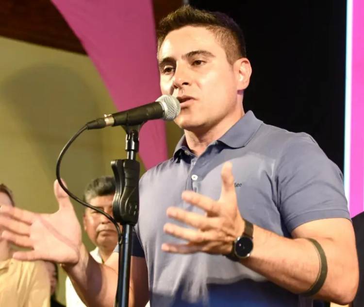 LICENCIAS GREMIALES: "CHACO PAGA HOY ALREDEDOR DE $ 200 MILLONES", SOSTUVO FERRO