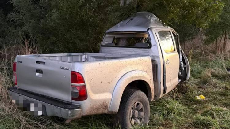 FATAL CHOQUE EN LA RUTA 74: UN JOVEN Y SU BEBÉ MURIERON TRAS IMPACTAR CONTRA UN ÁRBOL