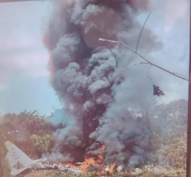 AL MENOS OCHO MUERTOS Y 83 HERIDOS DEJA ACCIDENTE DE AVIÓN MILITAR EN EL SUR DE COLOMBIA