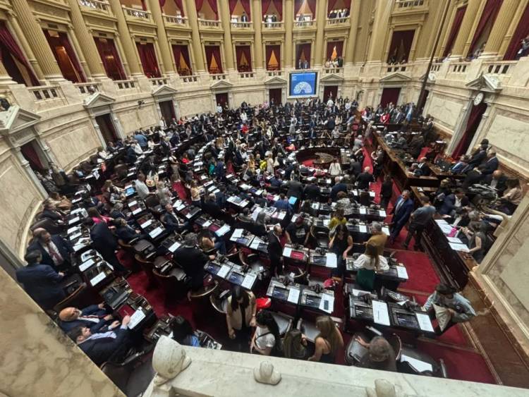 EL GOBIERNO ACELERA LA ACTIVIDAD EN EL CONGRESO PARA RETOMAR LA AGENDA Y SALIR DEL CASO ADORNI