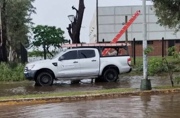 SECHEEP: EL TEMPORAL DEJÓ DAÑOS ESTRUCTURALES Y SE TRABAJA EN LA NORMALIZACIÓN DEL SERVICIO