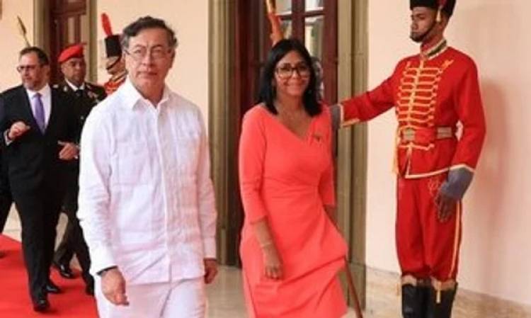 DELCY RODRÍGUEZ Y PETRO SE REUNIERON EN CARACAS CON EJE EN CUESTIONES DE SEGURIDAD