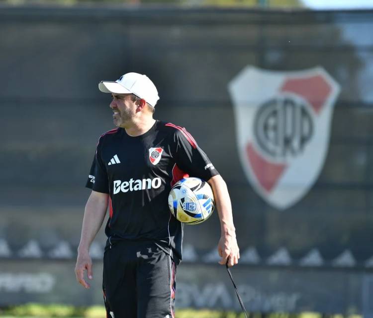 RIVER SE PREPARA PARA RECIBIR A ALDOSIVI CON OTRA AUSENCIA FUERTE DE CASTAÑO Y UNA SORPRESA JUVENIL