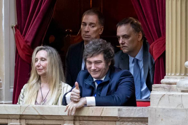 EL GOBIERNO SE PREPARA PARA ENCARAR UNA COMPLEJA SEMANA Y DEFINIR EL RUMBO DE LA GESTIÓN