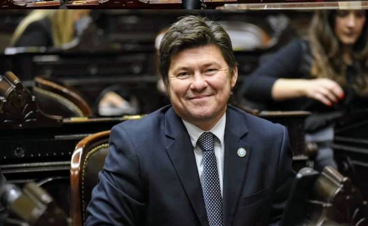 UN DIPUTADO LIBERTARIO RESPALDÓ A ADORNI Y ASEGURÓ QUE “ES UNO DE LOS FUNCIONARIOS MÁS IMPORTANTES” DEL GOBIERNO