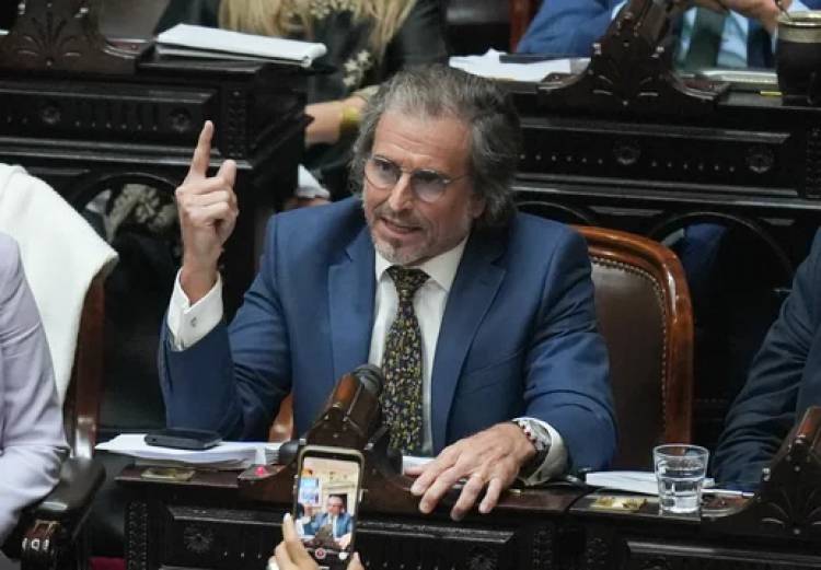 BENEGAS LYNCH DIJO QUE LE PARECIÓ “FORMIDABLE Y MUY CONTUNDENTE EL BALANCE DE ADORNI”