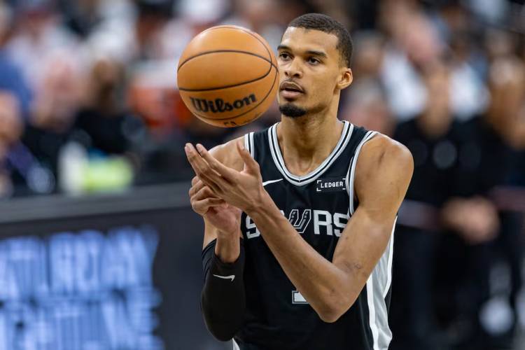 EL ALIEN CONTRA EL MVP: ARRANCA LA SERIE MÁS ESPERADA EN LA NBA