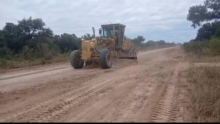 VIALIDAD PROVINCIAL EJECUTA TRABAJOS DE MEJORAMIENTO SOBRE LA RUTA PROVINCIAL Nº 9 EN EL IMPENETRABLE CHAQUEÑO