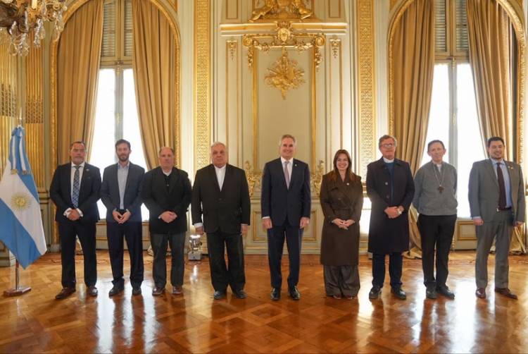 EN LA PREVIA DEL TE DEUM, EL GOBIERNO SE REUNIÓ CON LA CONFERENCIA EPISCOPAL ARGENTINA