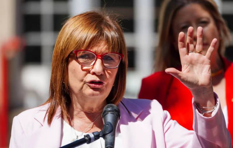 BULLRICH: “MILEI CONSIDERA QUE NO HAY MOTIVOS PARA ECHAR A ADORNI”