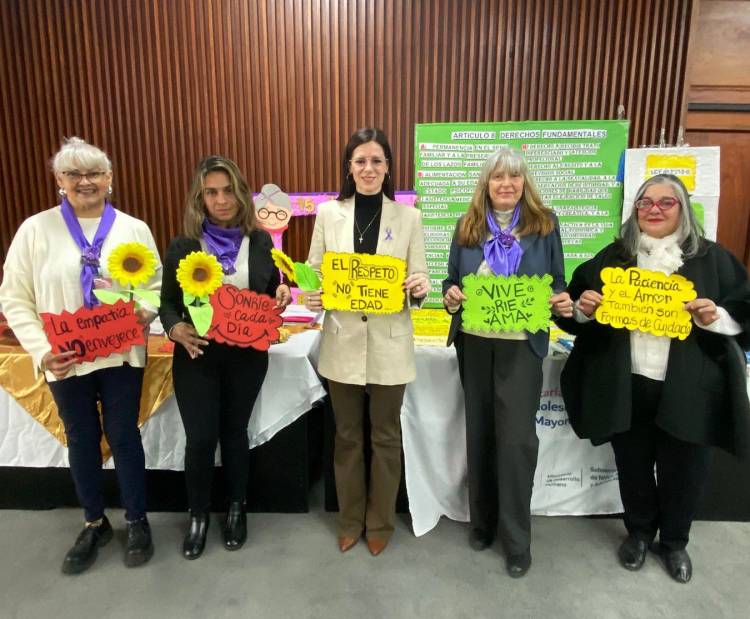 DESARROLLO HUMANO REALIZÓ UN CONVERSATORIO SOBRE PREVENCIÓN DEL MALTRATO A LAS PERSONAS MAYORES Y FIRMÓ UN CONVENIO DE CAPACITACIÓN
