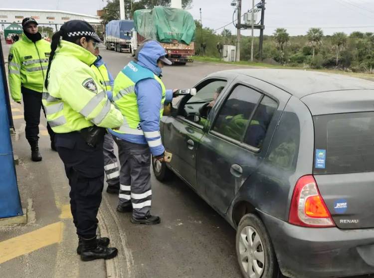RECUPERARON UN AUTO Y UNA MOTO CON PEDIDO DE SECUESTRO