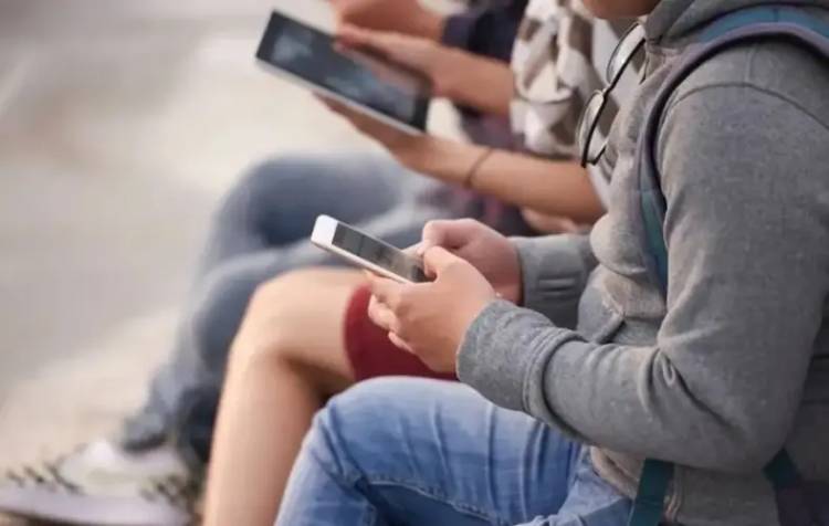 APUESTAS Y DEPENDENCIA DIGITAL, PREOCUPACIÓN QUE CRECE ENTRE CHICOS Y ADOLESCENTES