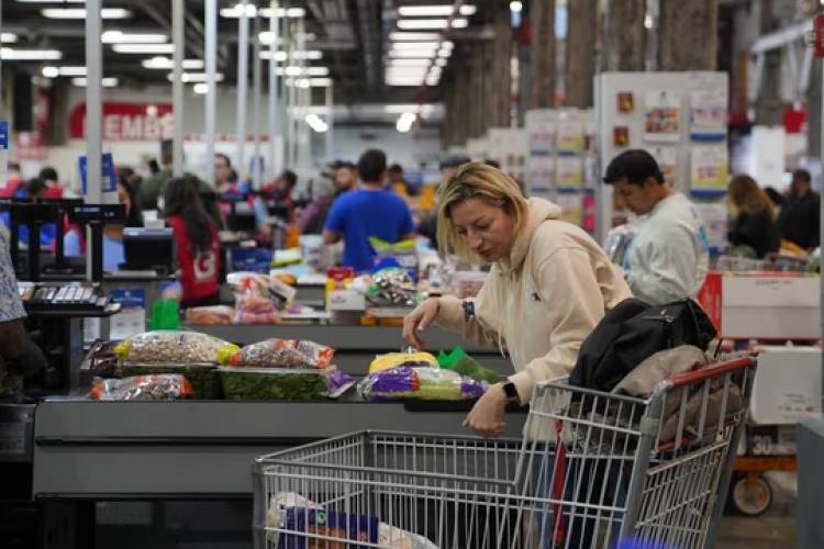 POR PRIMERA VEZ EN CASI UNA DÉCADA, LOS ESTADOUNIDENSES PREFIEREN A LOS DEMÓCRATAS PARA MANEJAR LA ECONOMÍA