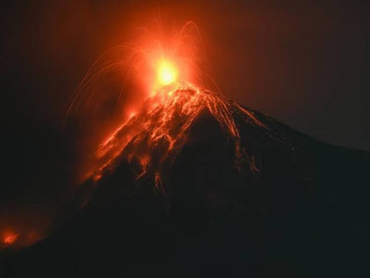 GUATEMALA DECLARÓ LA ALERTA NARANJA POR LA ERUPCIÓN DEL VOLCÁN DE FUEGO