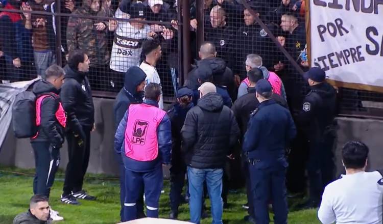 CRISIS EN PLATENSE: 14 PARTIDOS SIN VICTORIAS, ZUNINO EN DUDA Y SU CAPITÁN PELEADO CON LA GENTE