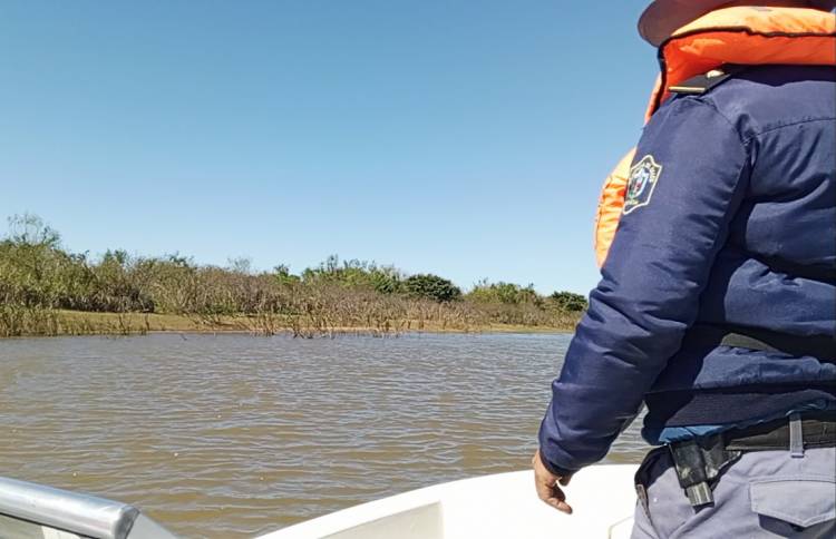 CONTINÚA LA BÚSQUEDA DE FABIÁN FALCÓN CON UN AMPLIO OPERATIVO POR AGUA Y COSTAS DEL RÍO PARANÁ